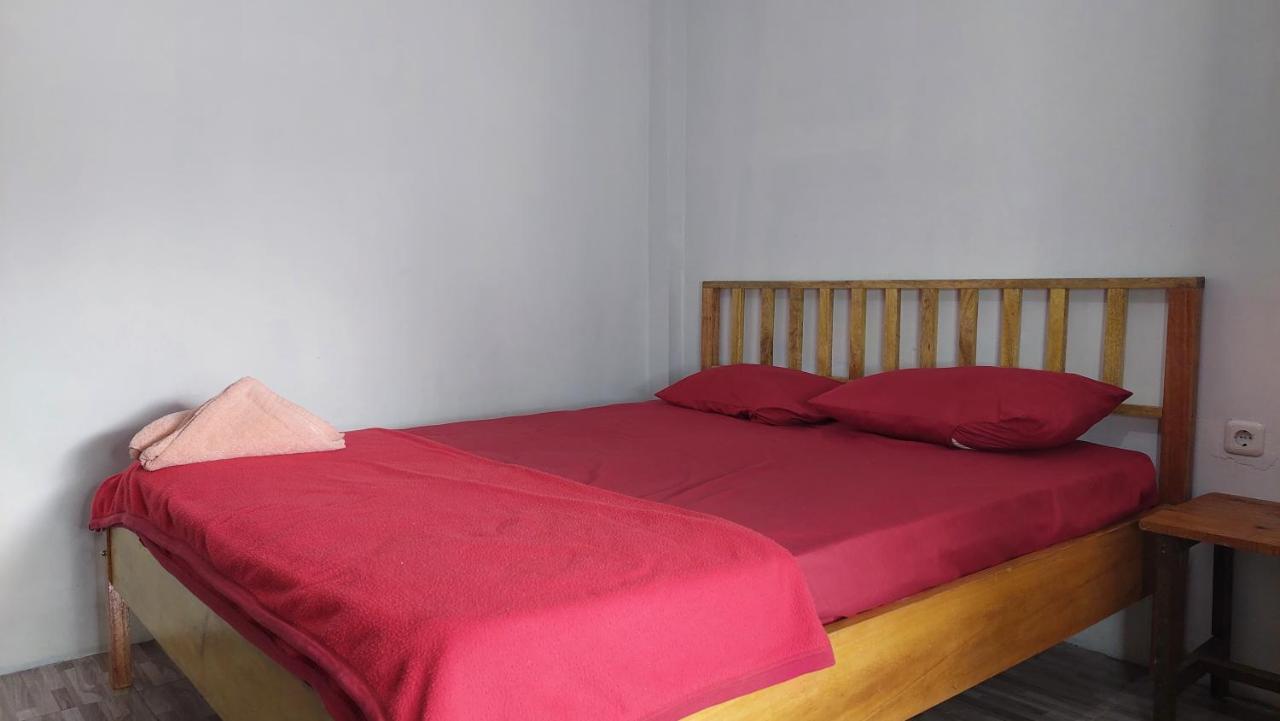 Harry & Mimin Homestay Gorontalo Exterior foto