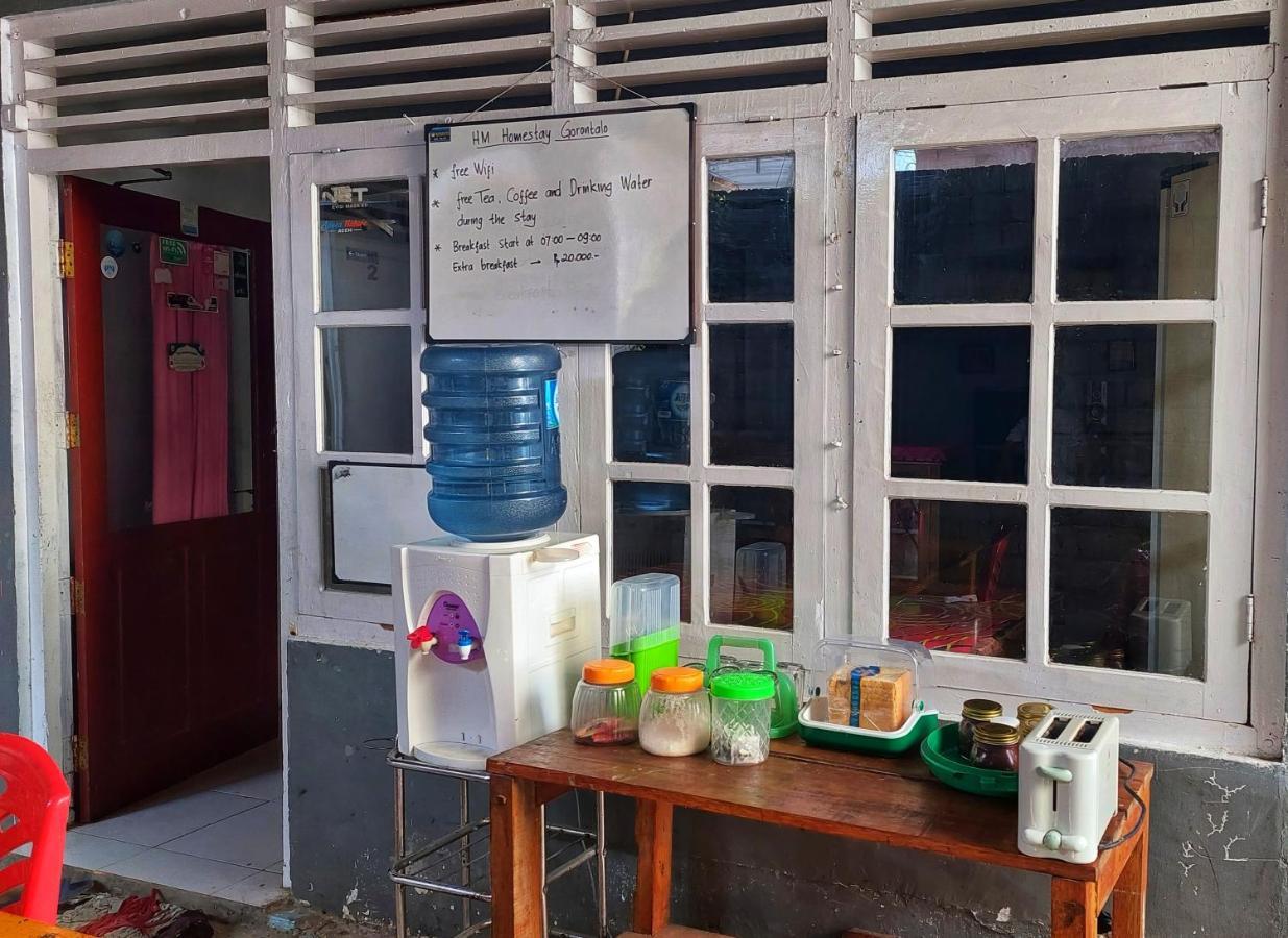 Harry & Mimin Homestay Gorontalo Exterior foto