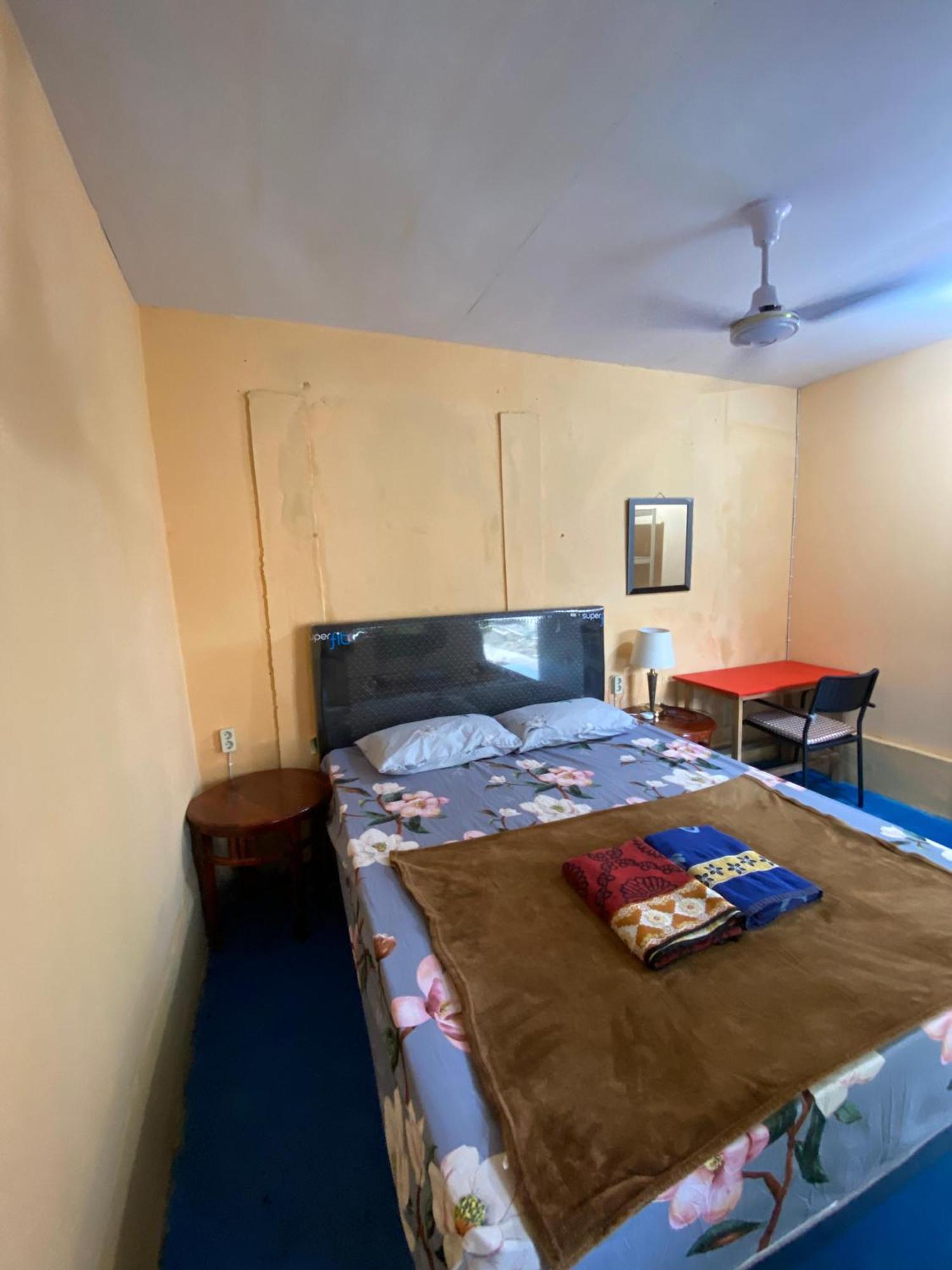 Harry & Mimin Homestay Gorontalo Exterior foto