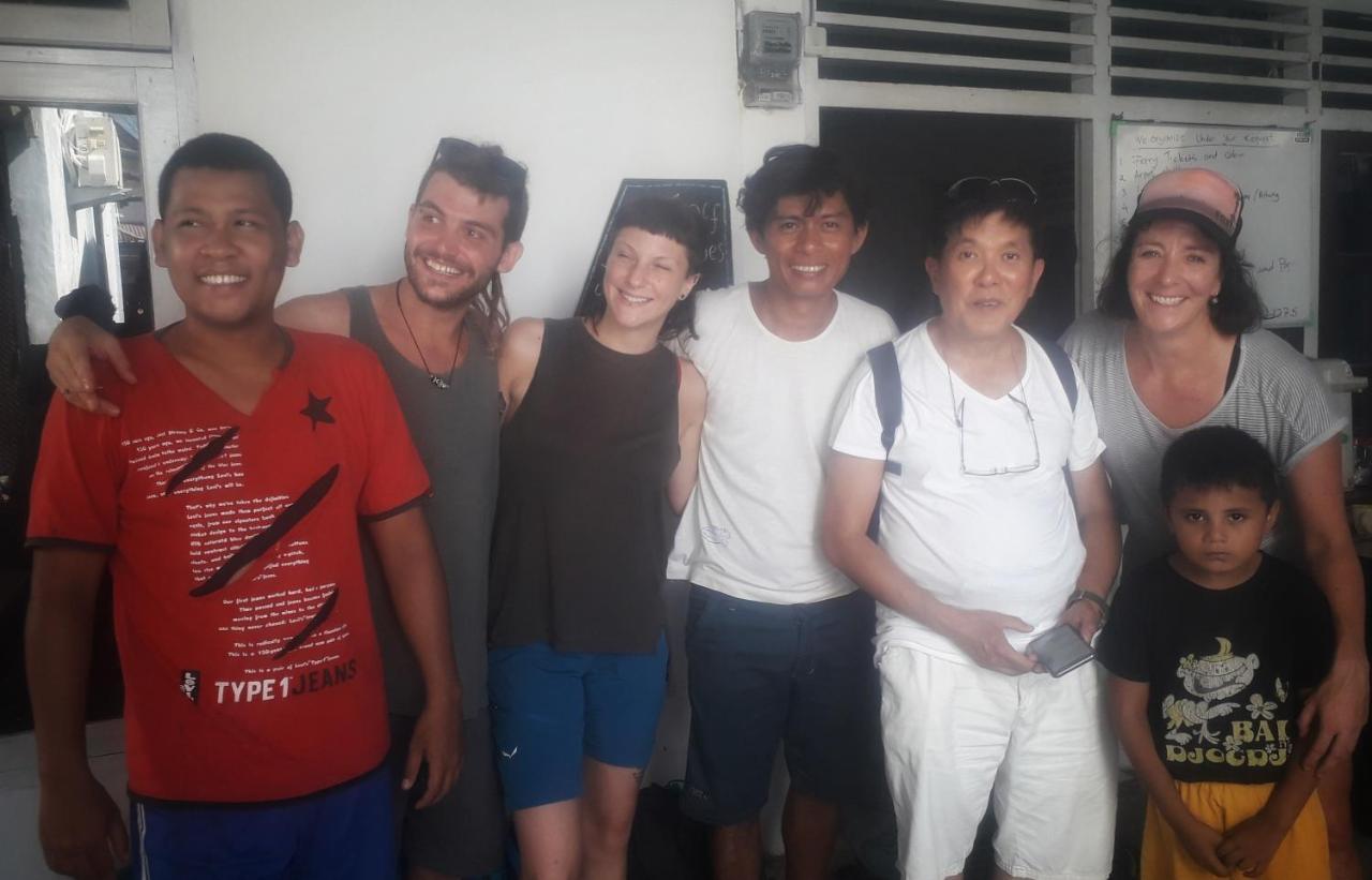 Harry & Mimin Homestay Gorontalo Exterior foto